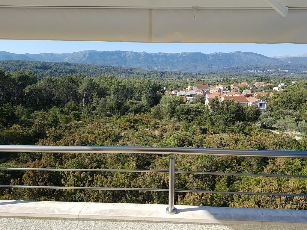 Apartments Villa Maslinica Vrboska Exterior photo